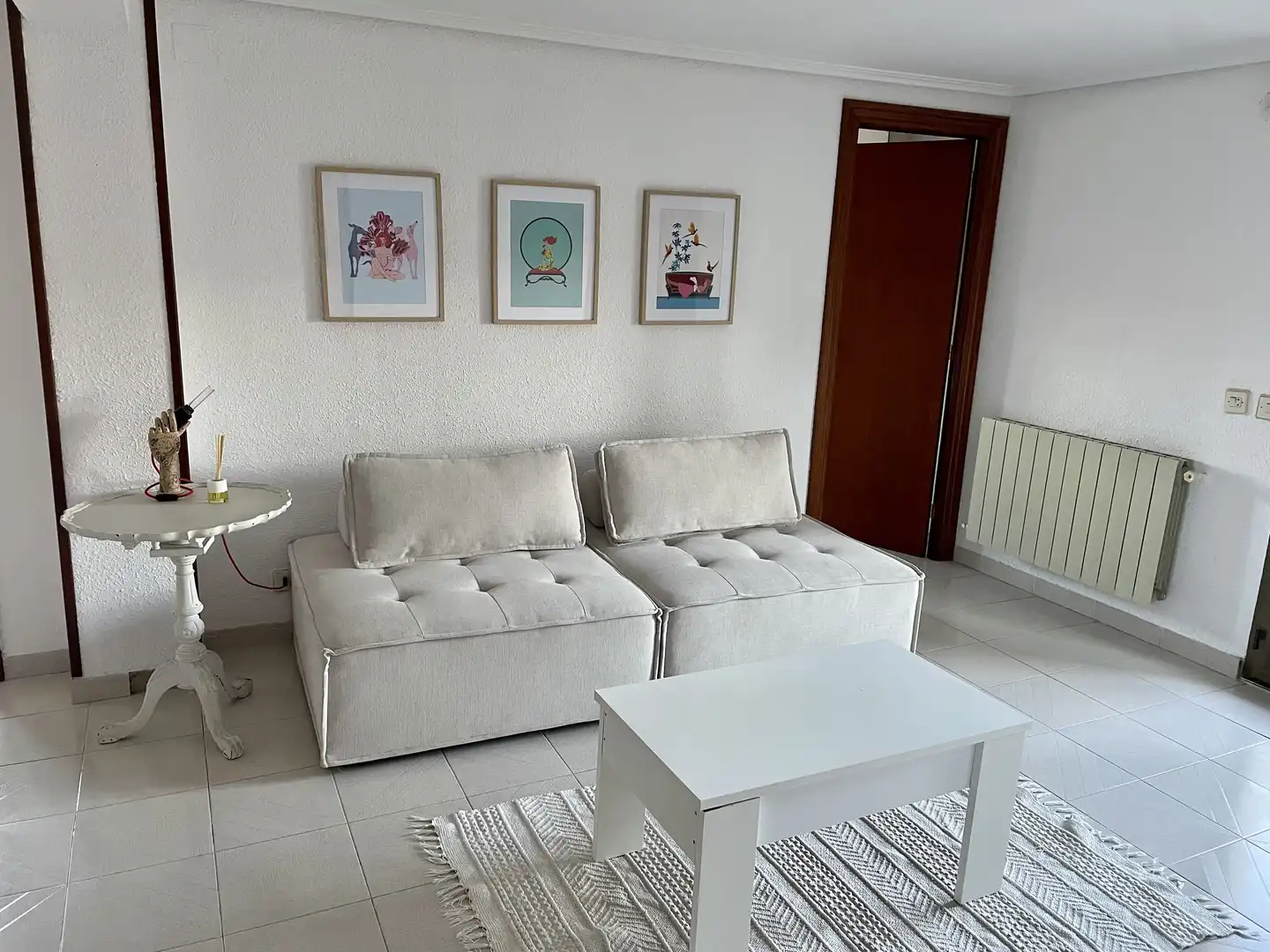 Sala d'estar de Casa o xalet en venda en Alesón amb Calefacció, Jardí privat i Terrassa