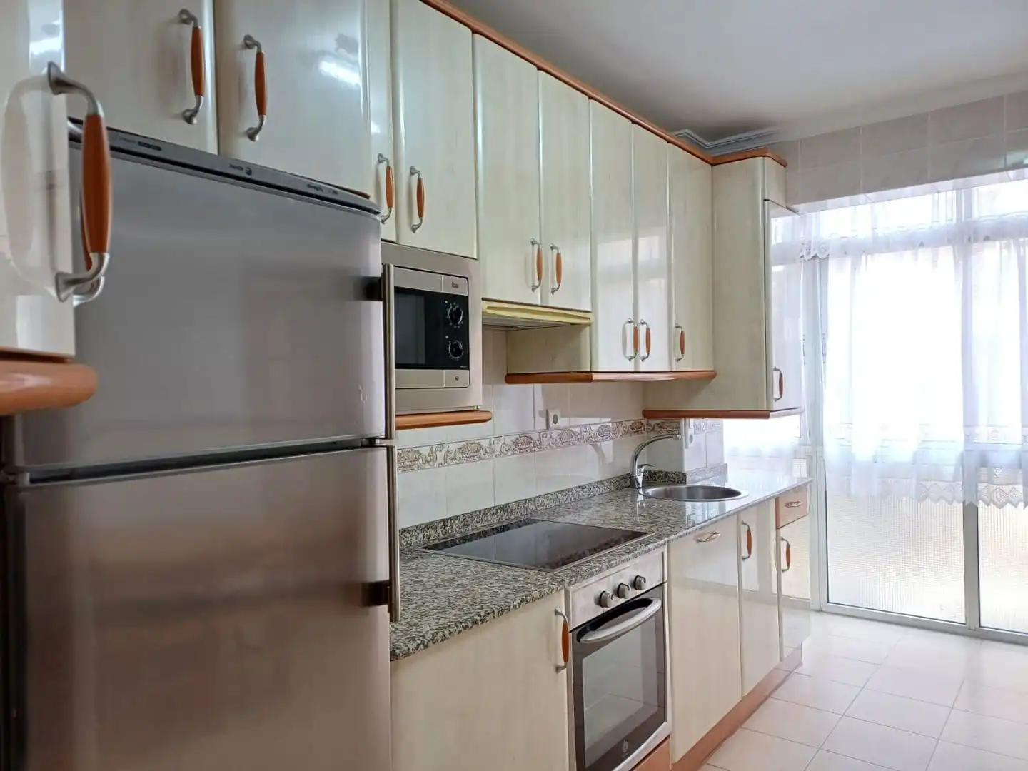 Flat for rent in Calle Briviesca, 5, Medina de Pomar Kitchen of Flat for rent in Medina de Pomar with Heating, Parquet flooring and Terrace