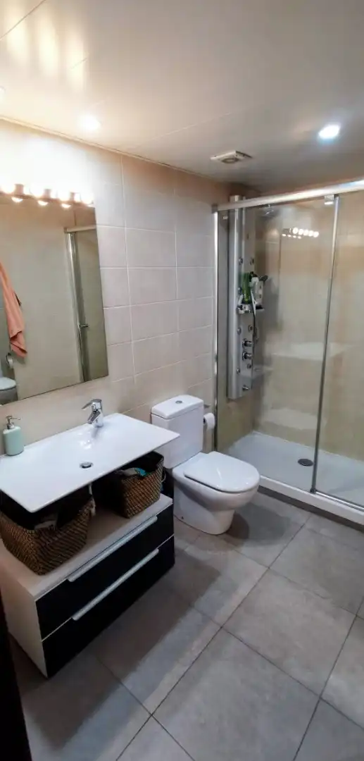 Pis en venda a Avinguda D'europa, 29, Mas Rampinyo - Montcada Nova - Carrerada Bany de Pis en venda en Montcada i Reixac amb Aire condicionat, Terrassa i Piscina