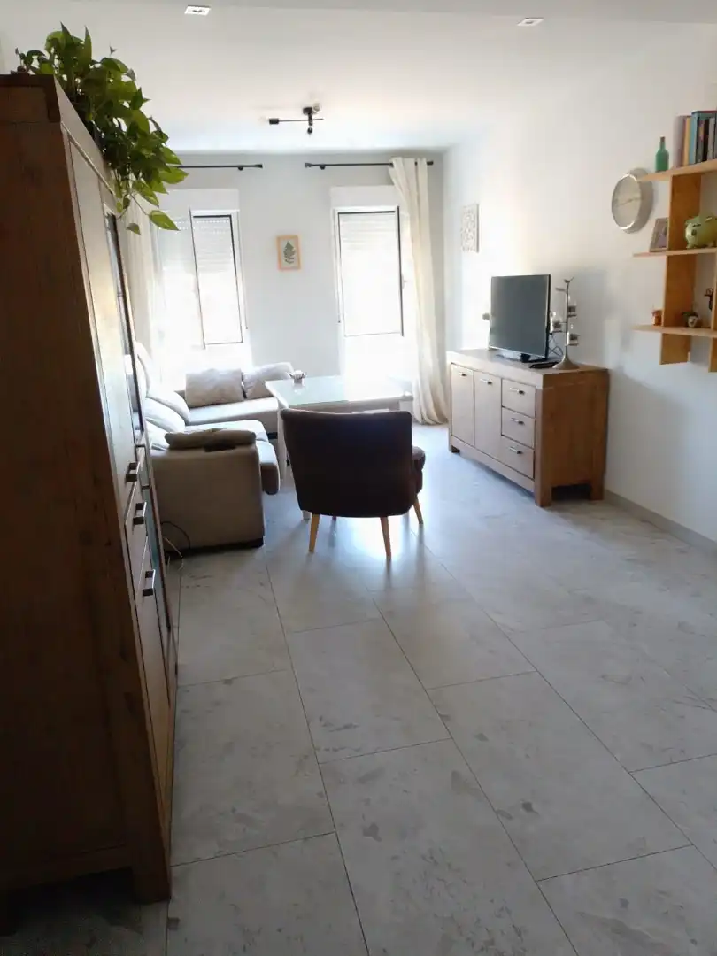Pis de lloguer a Calle Alcalá Zamora, 6, Santa Rosa - Valdeolleros Sala d'estar de Pis de lloguer en Córdoba amb Aire condicionat, Calefacció i Terrassa