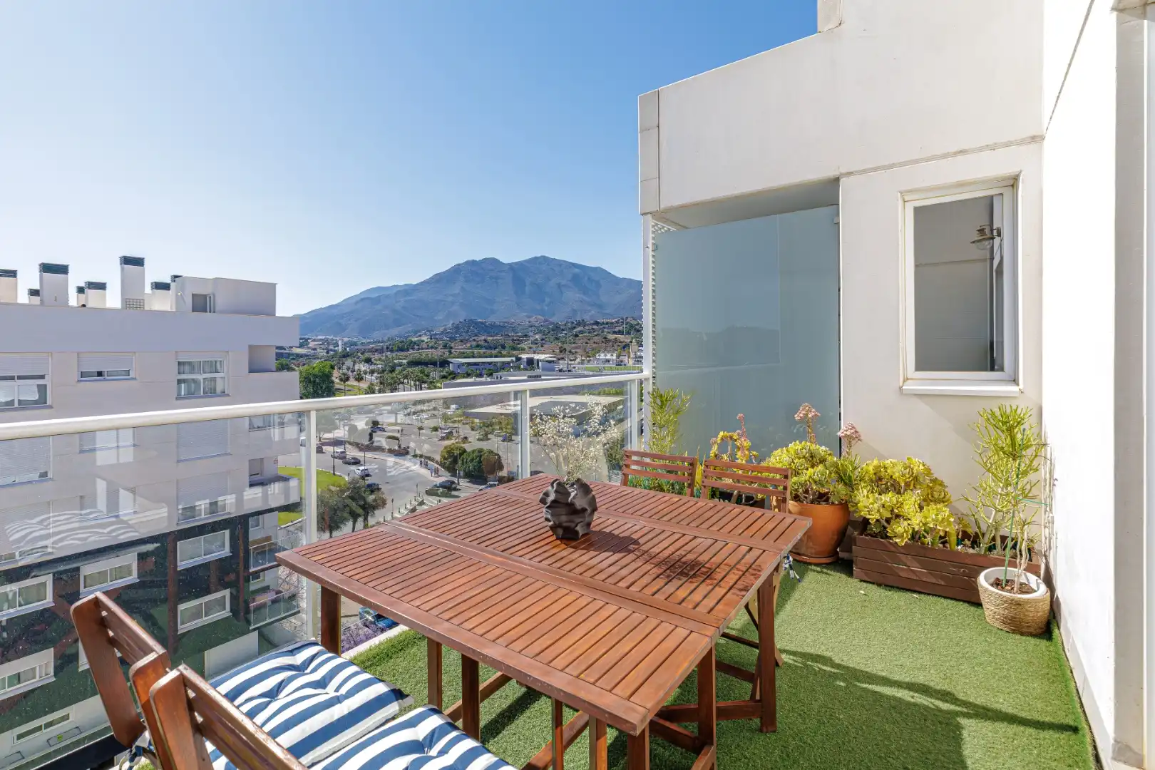 Wohnung zum Verkauf in Calle Policía Nacional, 11, Parque Central Terrasse von Wohnung zum Verkauf in Estepona mit Privatgarten, Terrasse und Möbliert