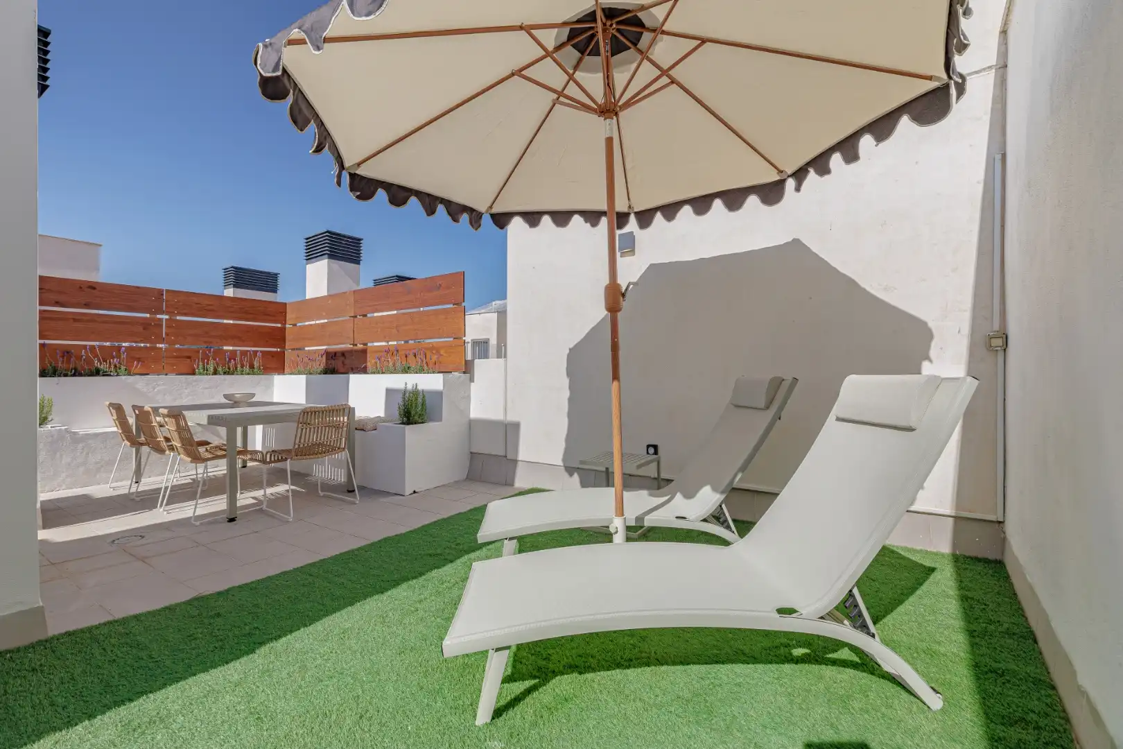 Wohnung zum Verkauf in Calle Policía Nacional, 11, Parque Central Terrasse von Wohnung zum Verkauf in Estepona mit Privatgarten, Terrasse und Möbliert