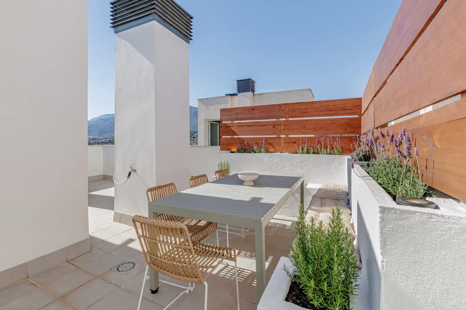Wohnung zum Verkauf in Calle Policía Nacional, 11, Parque Central Terrasse von Wohnung zum Verkauf in Estepona mit Privatgarten, Terrasse und Möbliert