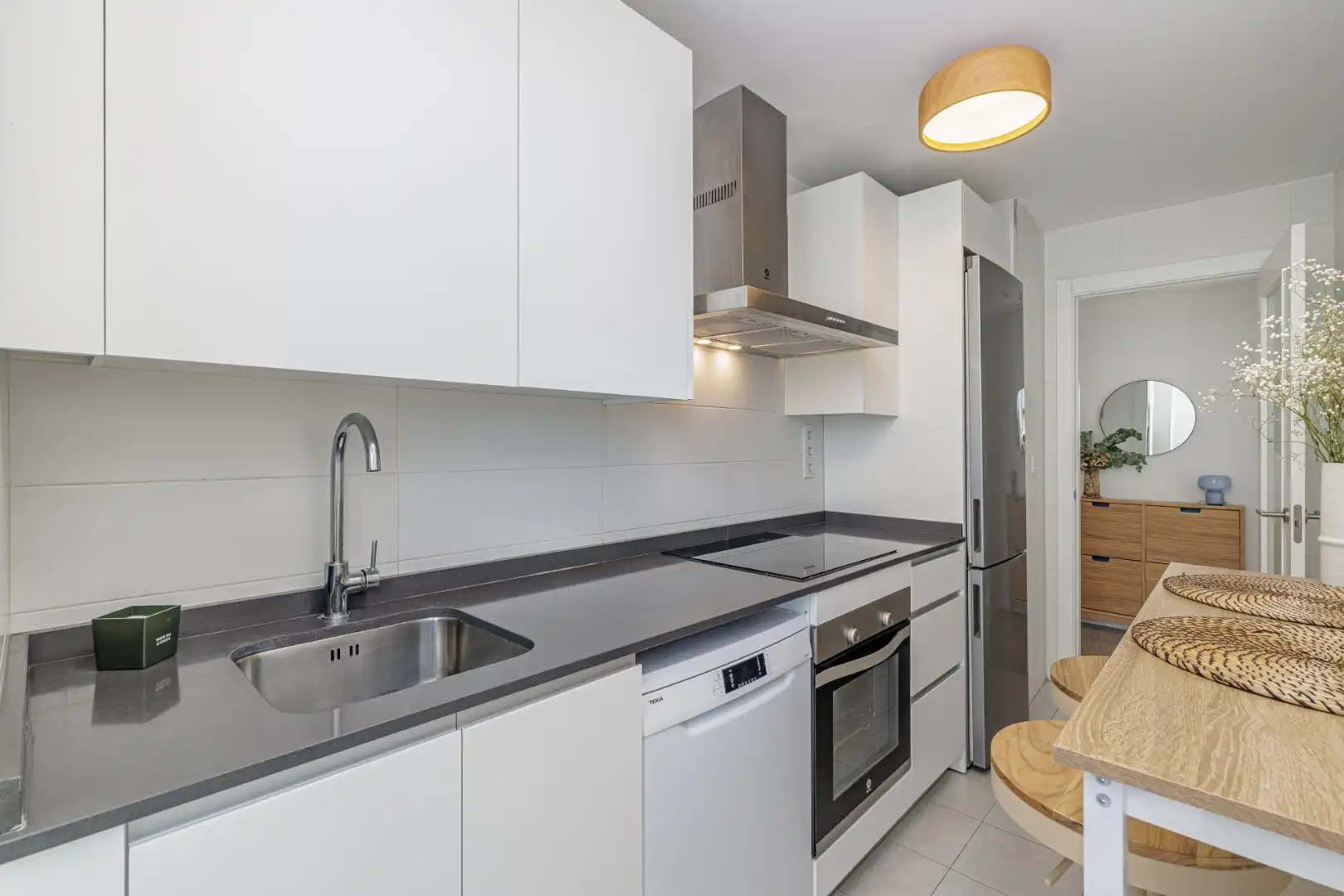 Wohnung zum Verkauf in Calle Policía Nacional, 11, Parque Central Küche von Wohnung zum Verkauf in Estepona mit Privatgarten, Terrasse und Möbliert