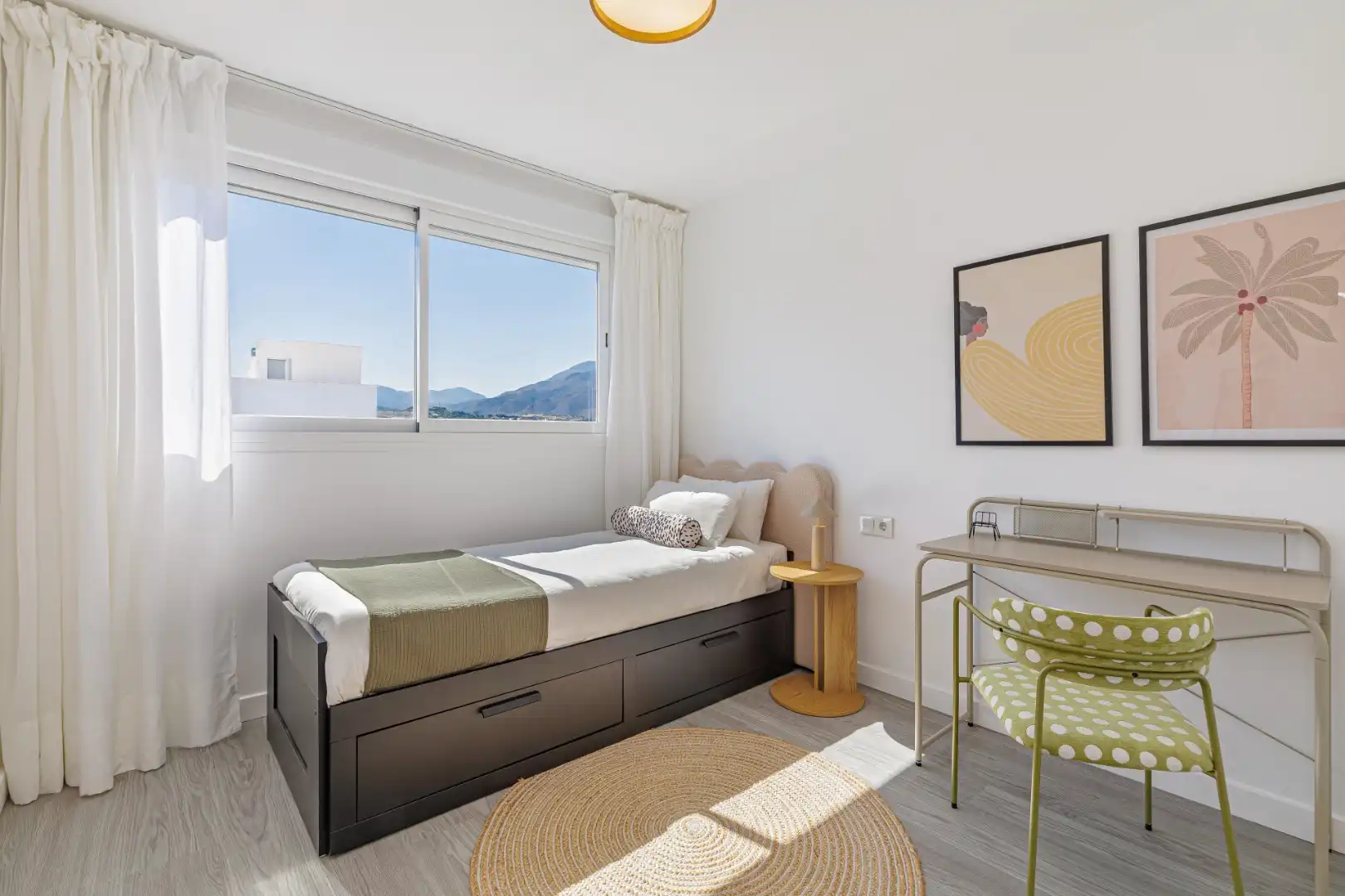 Wohnung zum Verkauf in Calle Policía Nacional, 11, Parque Central Schlafzimmer von Wohnung zum Verkauf in Estepona mit Privatgarten, Terrasse und Möbliert