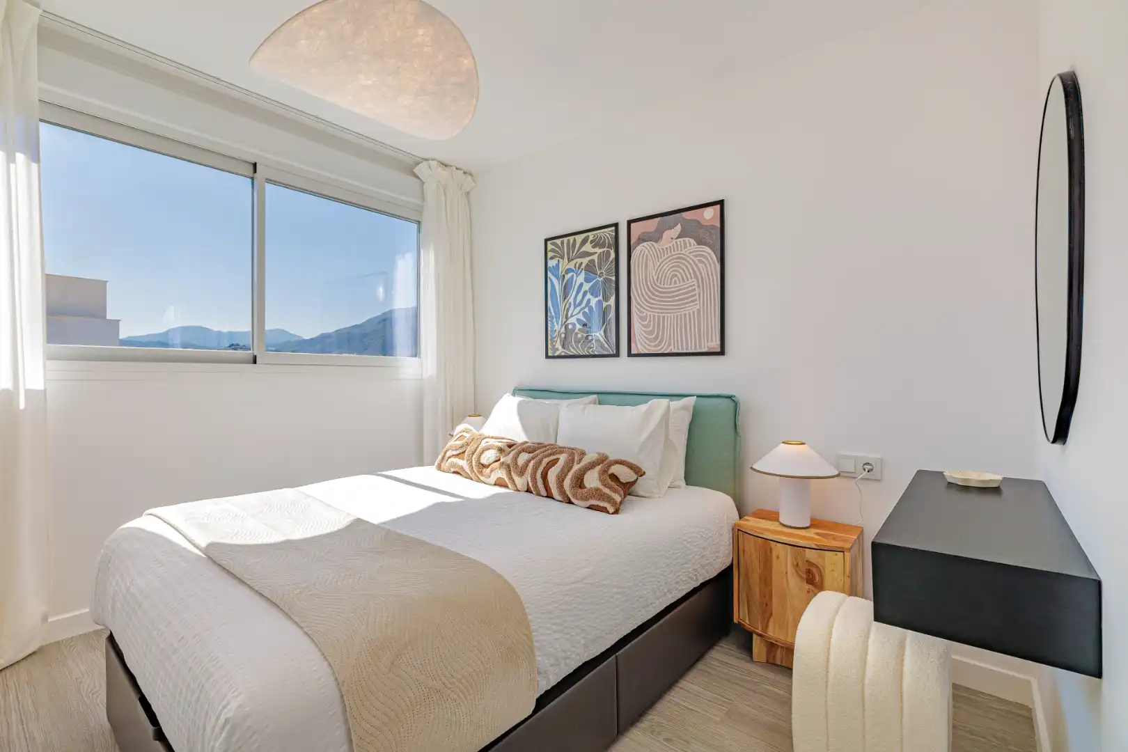 Wohnung zum Verkauf in Calle Policía Nacional, 11, Parque Central Schlafzimmer von Wohnung zum Verkauf in Estepona mit Privatgarten, Terrasse und Möbliert