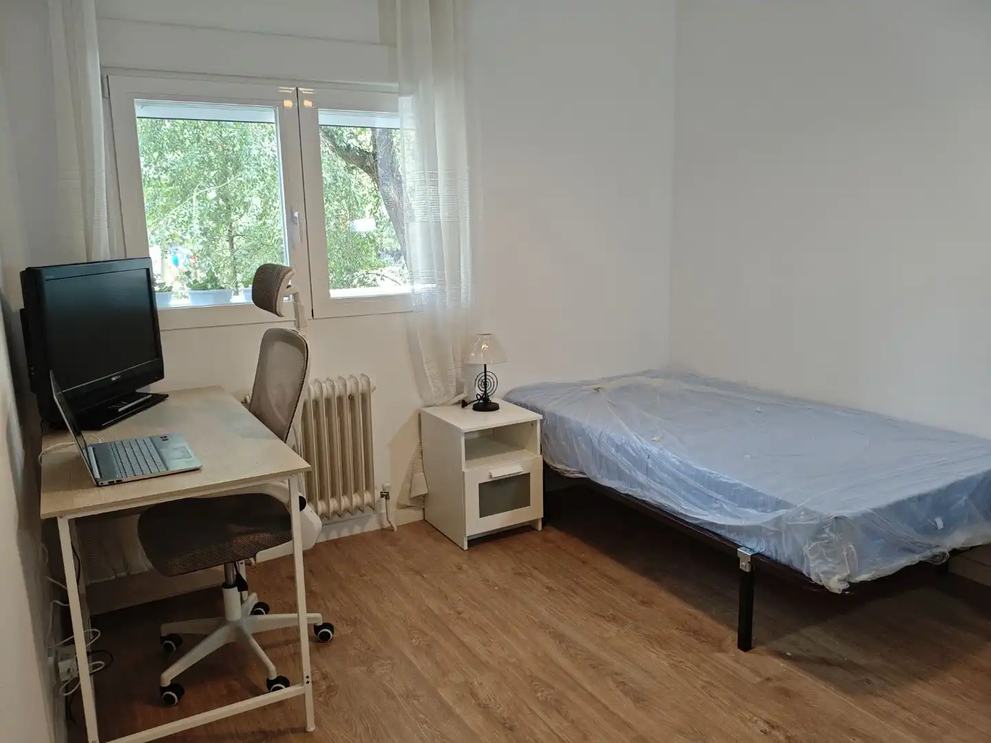 Habitación en Calle Lesaca, 44, Orcasitas Habitación de Piso para compartir en Madrid con Calefacción, Terraza y Amueblado