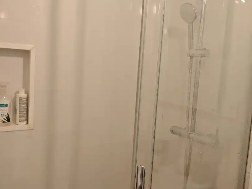Habitación en Calle Lesaca, 44, Orcasitas Baño de Piso para compartir en Madrid con Calefacción, Terraza y Amueblado