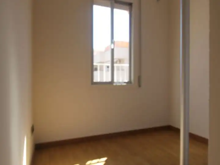 Piso de alquiler en Carrer de Ventura Plaja, 39, Sants-Badal Habitación de Piso de alquiler en Barcelona Capital con Aire acondicionado y Balcón
