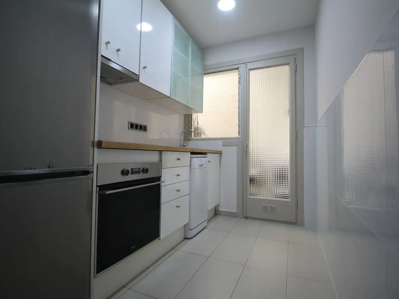 Piso de alquiler en Carrer de Ventura Plaja, 39, Sants-Badal Cocina de Piso de alquiler en Barcelona Capital con Aire acondicionado y Balcón
