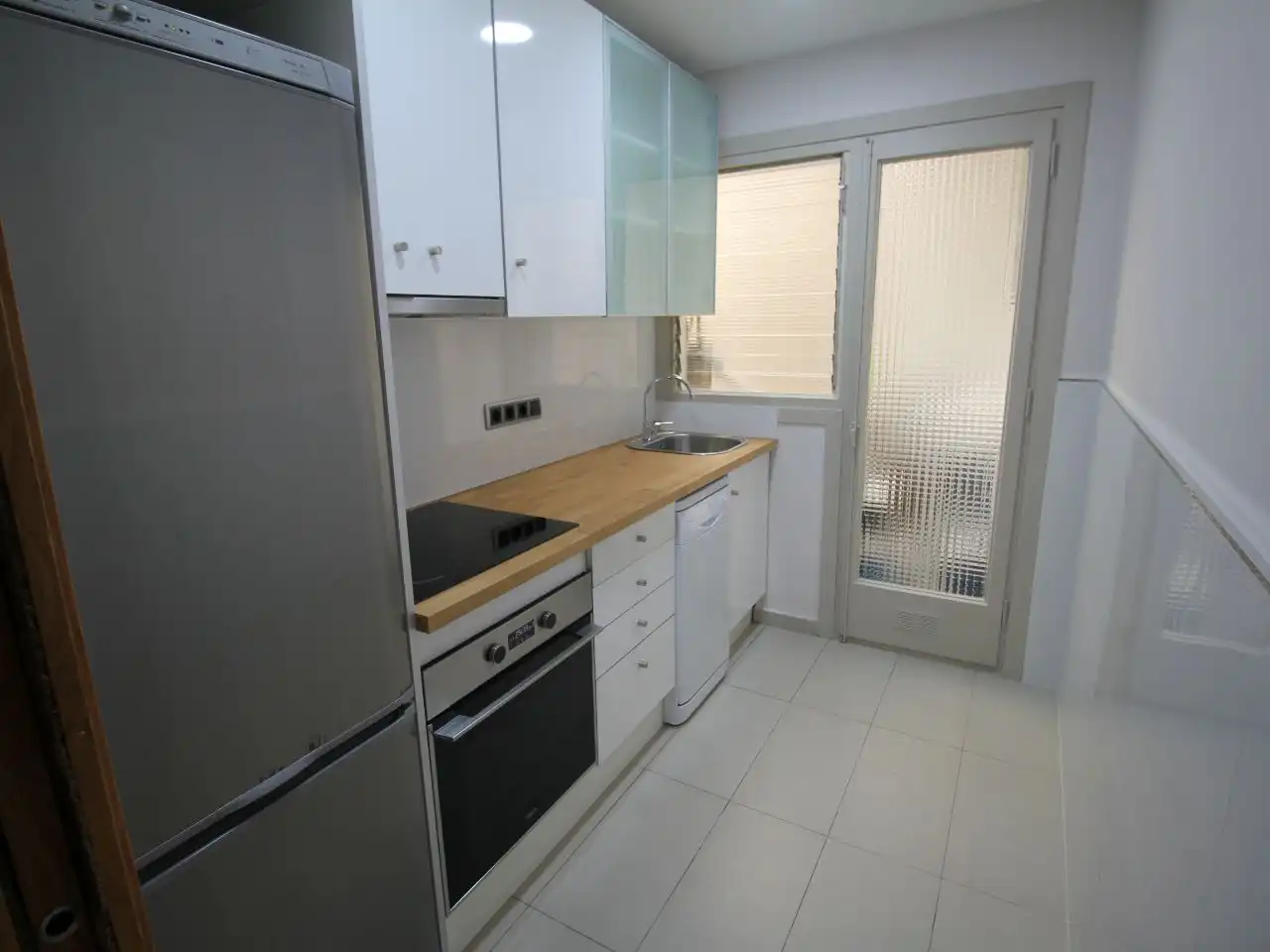Piso de alquiler en Carrer de Ventura Plaja, 39, Sants-Badal Cocina de Piso de alquiler en Barcelona Capital con Aire acondicionado y Balcón