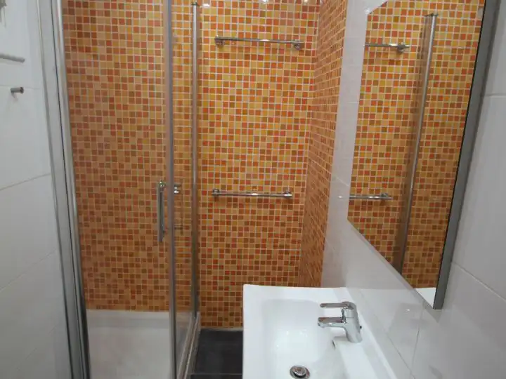 Piso de alquiler en Carrer de Ventura Plaja, 39, Sants-Badal Baño de Piso de alquiler en Barcelona Capital con Aire acondicionado y Balcón