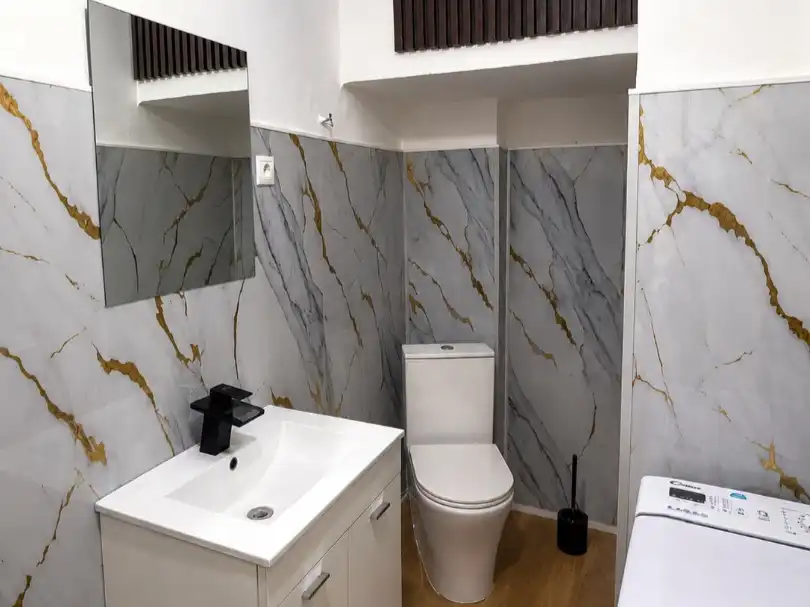 Badezimmer von Wohnung zum Verkauf in San Martín del Rey Aurelio mit Terrasse, Abstellraum und Balkon