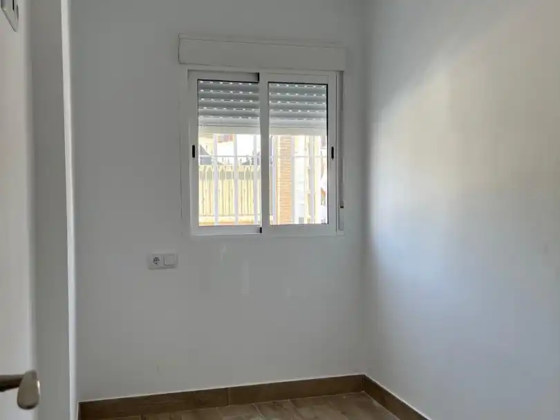 Wohnung zum Verkauf in Calle Santiago Apóstol, 110, Torre Cruz - Los Molinos Schlafzimmer von Wohnung zum Verkauf in Utrera