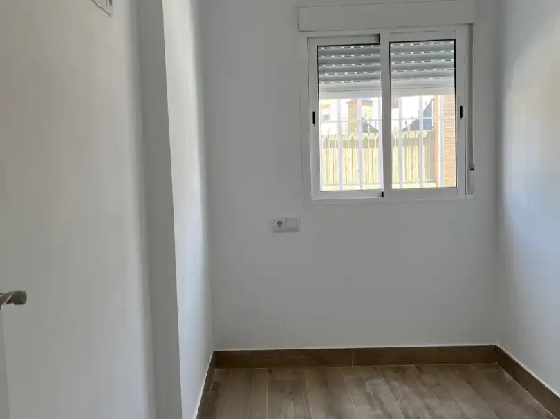 Wohnung zum Verkauf in Calle Santiago Apóstol, 110, Torre Cruz - Los Molinos Schlafzimmer von Wohnung zum Verkauf in Utrera