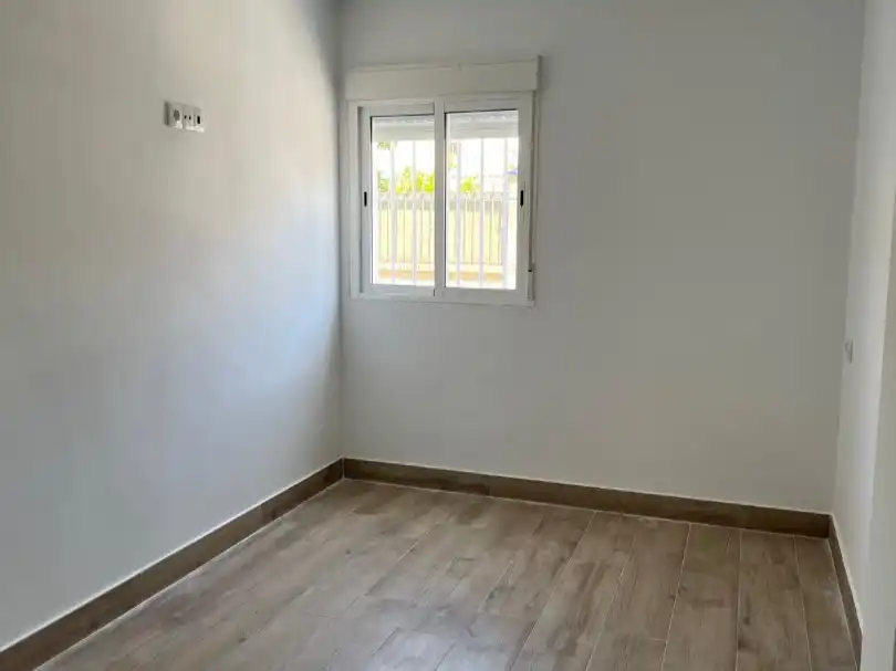 Wohnung zum Verkauf in Calle Santiago Apóstol, 110, Torre Cruz - Los Molinos Schlafzimmer von Wohnung zum Verkauf in Utrera