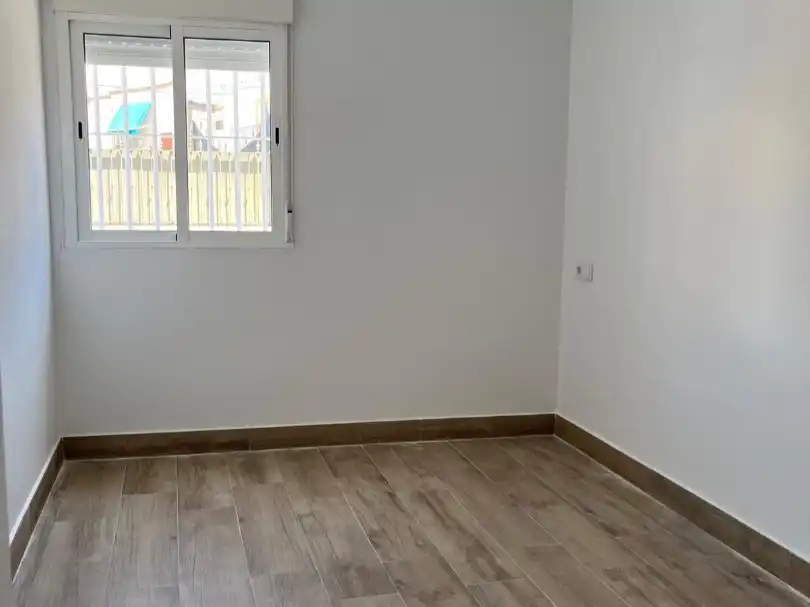 Wohnung zum Verkauf in Calle Santiago Apóstol, 110, Torre Cruz - Los Molinos Schlafzimmer von Wohnung zum Verkauf in Utrera