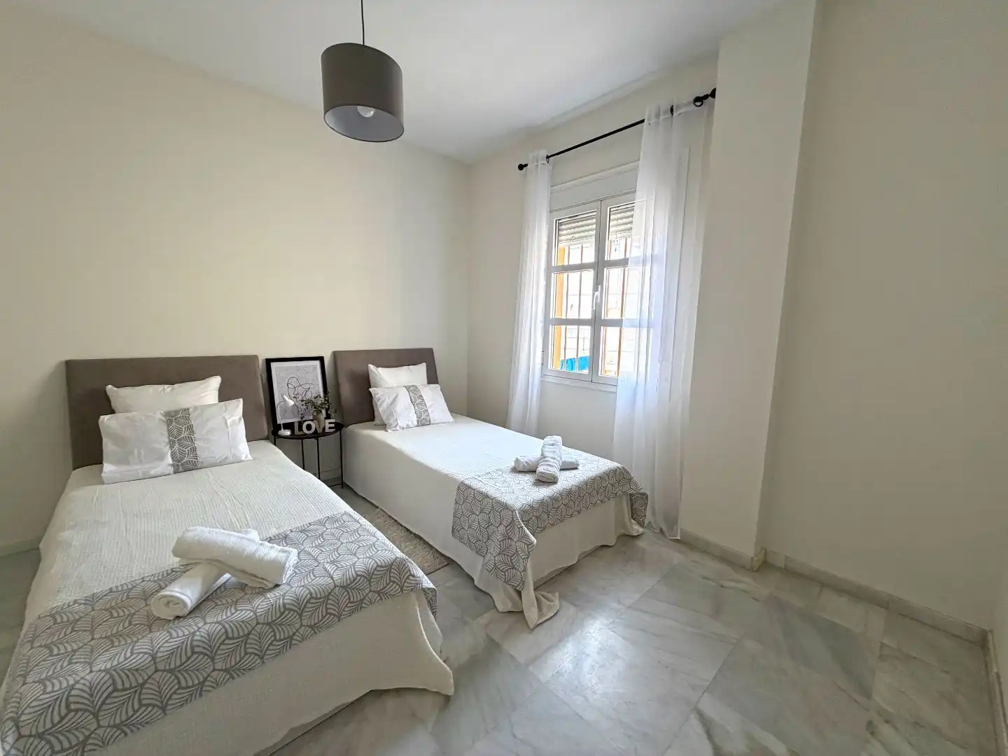 Casa adosada en venda a Carrer Calle María Auxiliadora, 2, Rinconada Dormitori de Casa adosada en venda en La Rinconada amb Aire condicionat i Terrassa