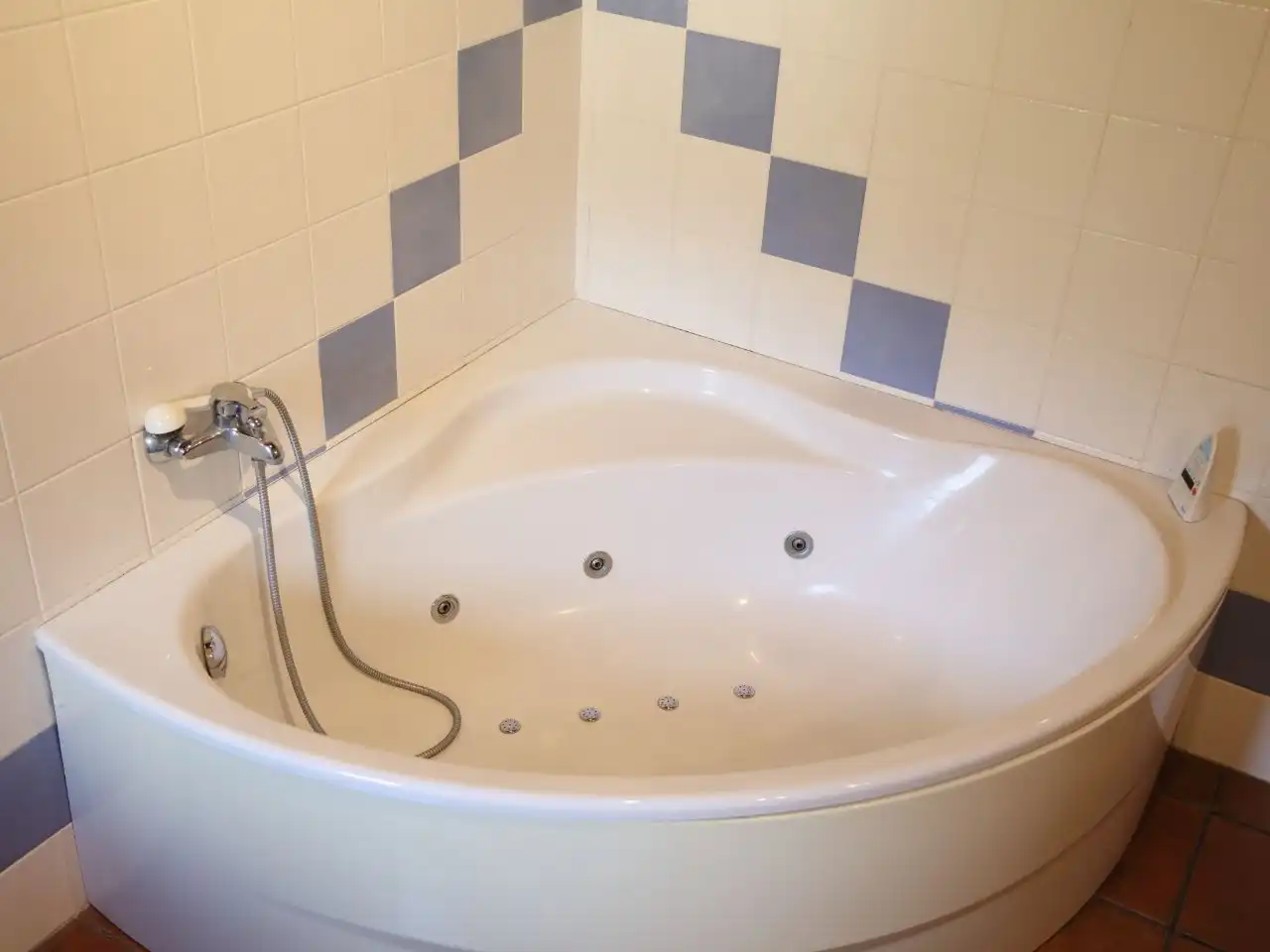 Apartamento de alquiler en Carrer Major-aristot, 18, El Pont de Bar Baño de Apartamento de alquiler en El Pont de Bar con Calefacción, Terraza y Amueblado