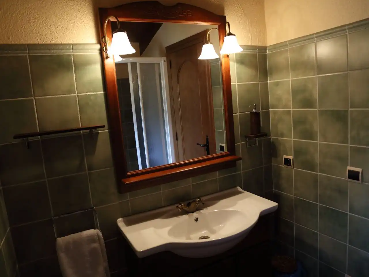 Apartamento de alquiler en Carrer Major-aristot, 18, El Pont de Bar Baño de Apartamento de alquiler en El Pont de Bar con Calefacción, Terraza y Amueblado