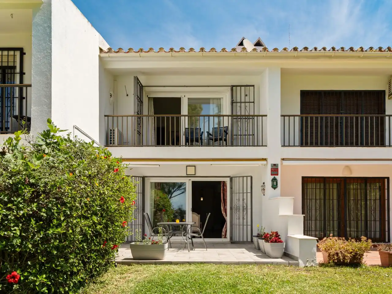 Piso en venta en Calle Rafael Alberti, 6, Nueva Atalaya Terraza de Piso en venta en Estepona con Aire acondicionado, Terraza y Piscina