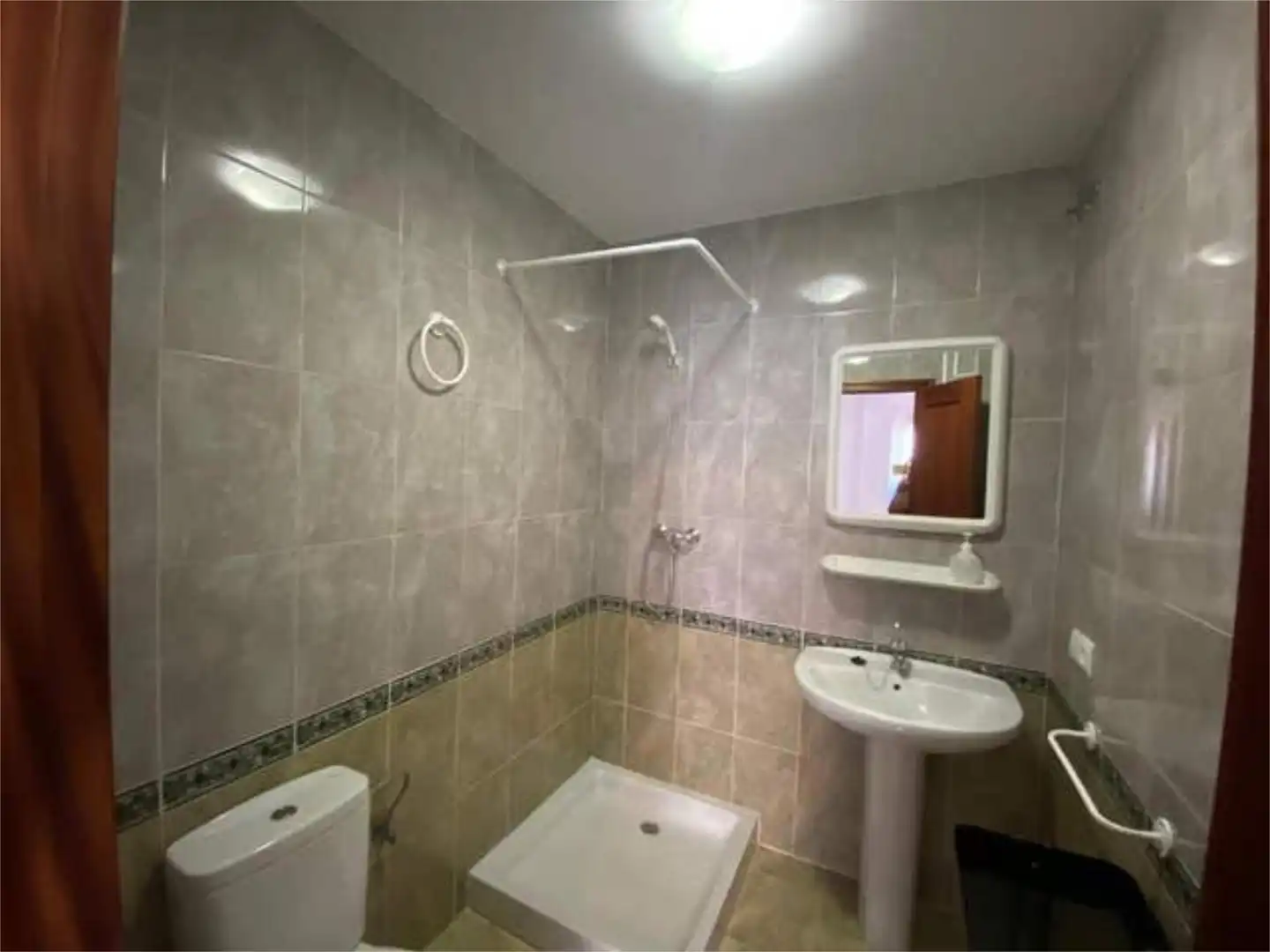Bathroom of Flat for sale in El Cuervo de Sevilla  with Heating and Furnished