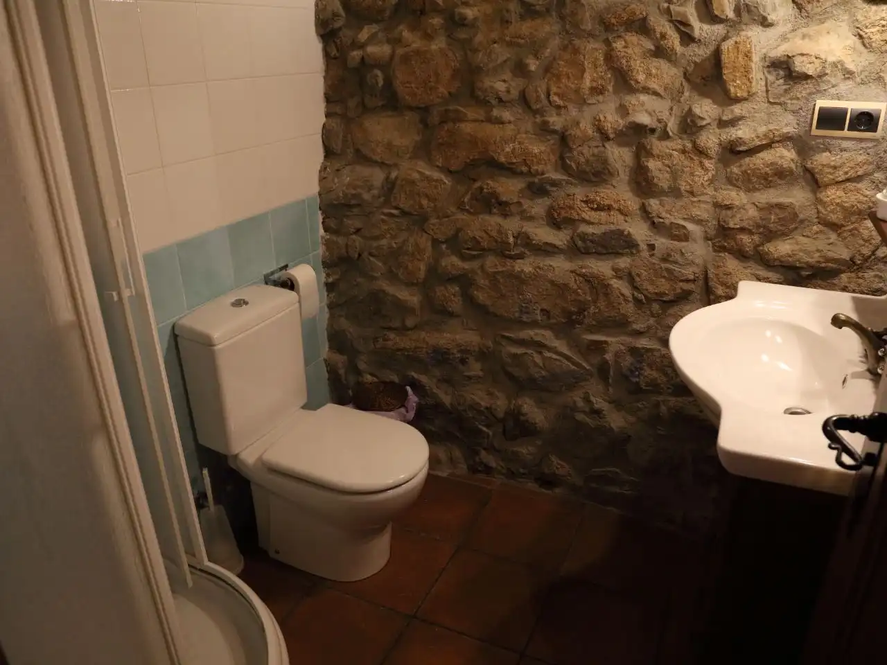 Apartments for rent in Carrer Major-aristot, 18, El Pont de Bar Bathroom of Apartments for rent in El Pont de Bar with Balcony
