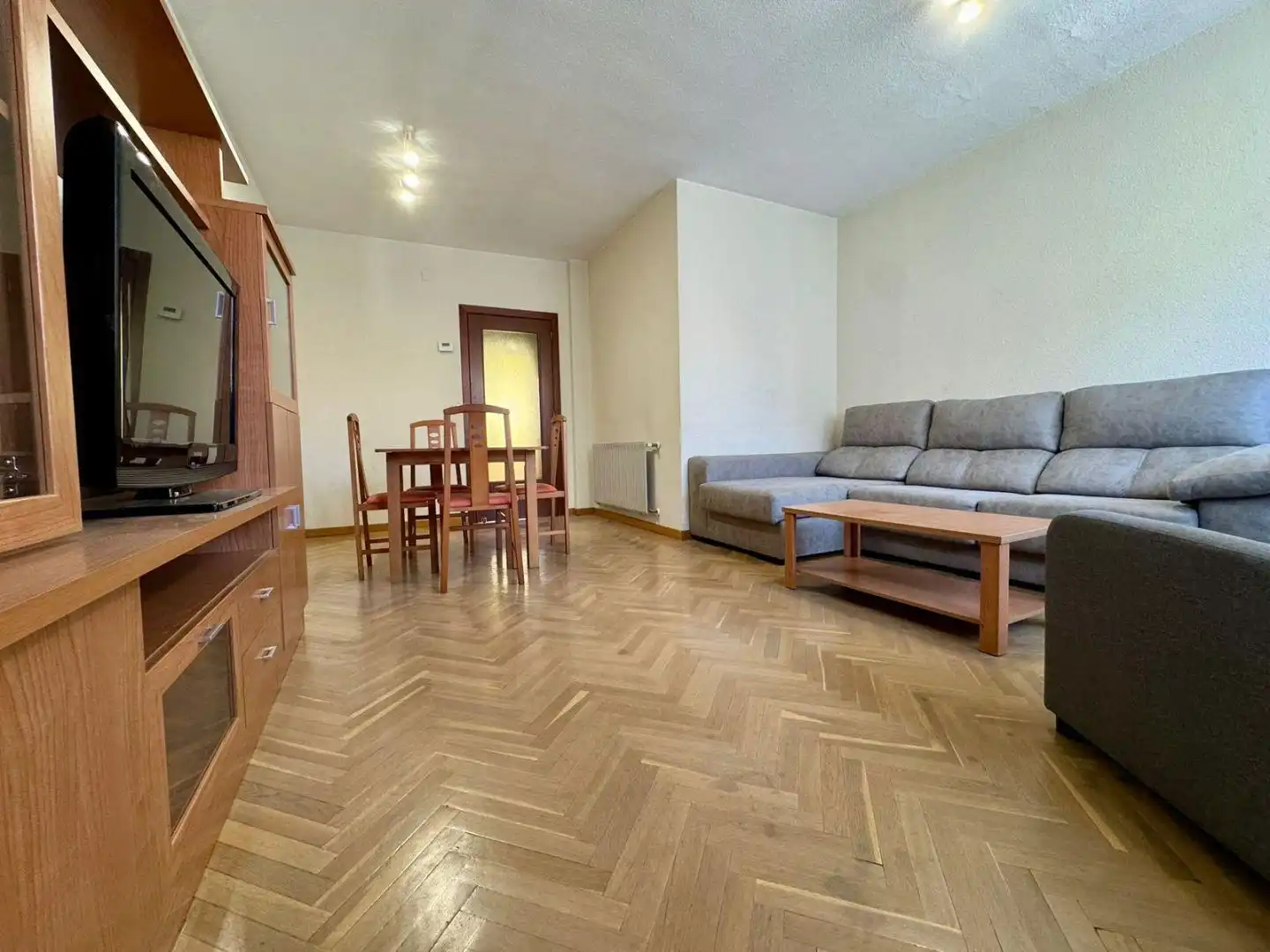 Flat for sale in Calle de las Almortas, 17, Valdeacederas Living room of Flat for sale in Madrid Capital with Air Conditioner and Swimming Pool