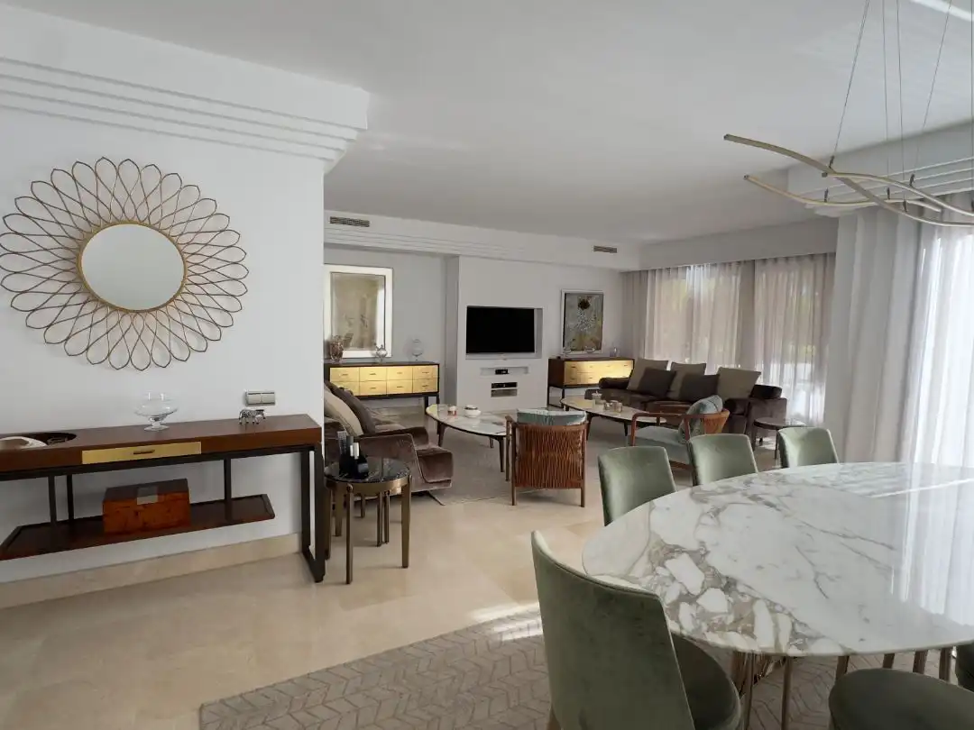 Apartamento en venta en Camino del Ángel, 1a, La Dama de Noche - La Alzambra Sala de estar de Apartamento en venta en Marbella con Aire acondicionado, Terraza y Piscina