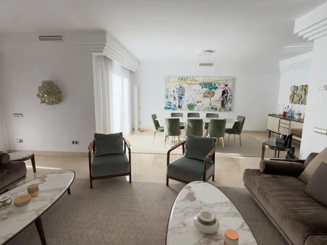 Apartamento en venta en Camino del Ángel, 1a, La Dama de Noche - La Alzambra Comedor de Apartamento en venta en Marbella con Aire acondicionado, Terraza y Piscina