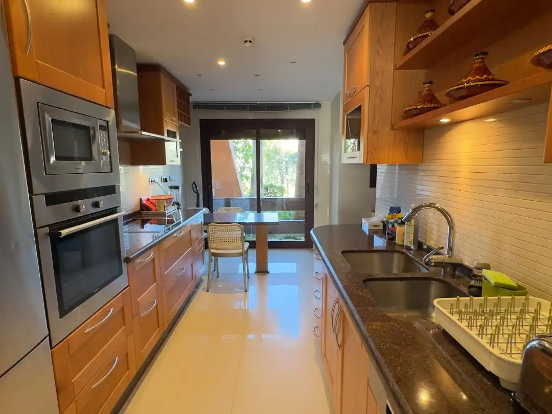 Apartamento en venta en Camino del Ángel, 1a, La Dama de Noche - La Alzambra Cocina de Apartamento en venta en Marbella con Aire acondicionado, Terraza y Piscina