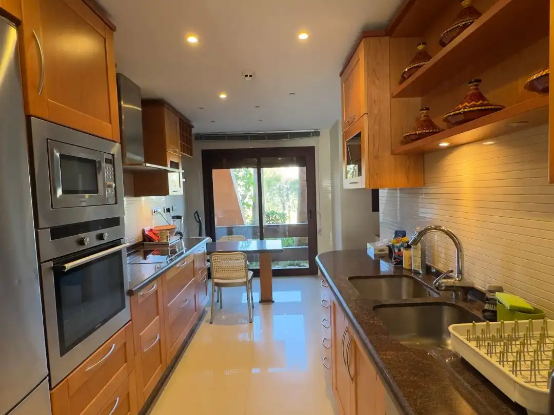 Apartamento en venta en Camino del Ángel, 1a, La Dama de Noche - La Alzambra Cocina de Apartamento en venta en Marbella con Aire acondicionado, Terraza y Piscina