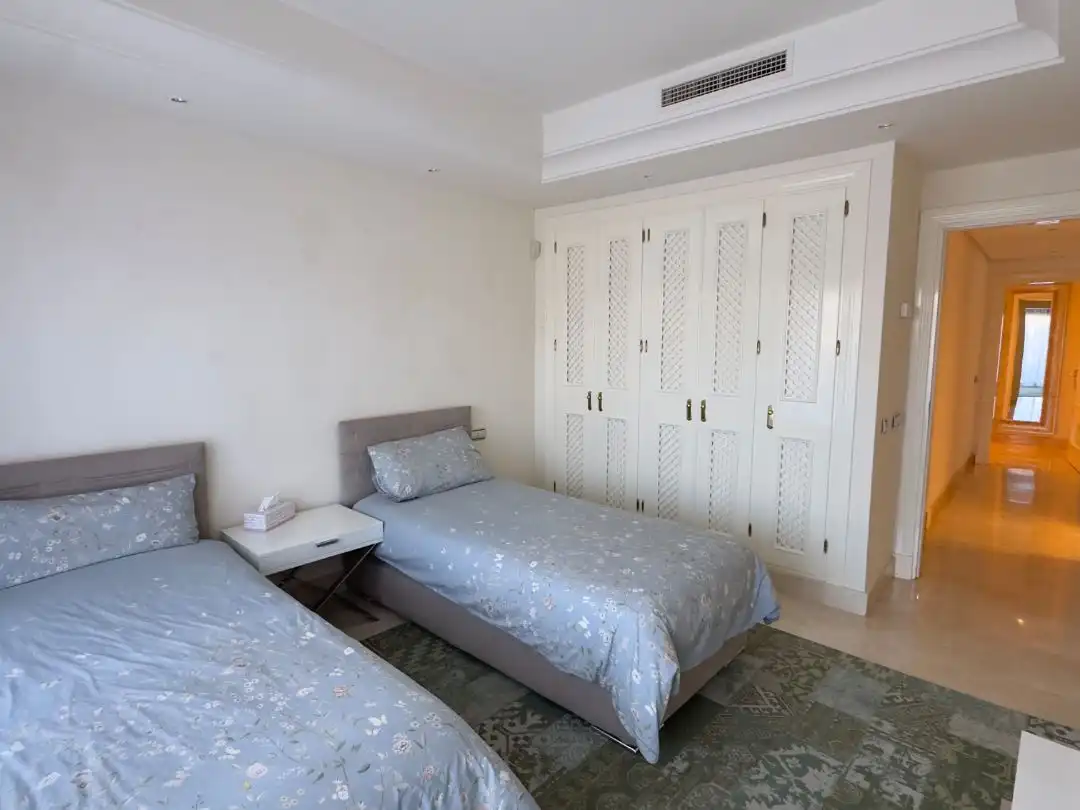 Apartamento en venta en Camino del Ángel, 1a, La Dama de Noche - La Alzambra Habitación de Apartamento en venta en Marbella con Aire acondicionado, Terraza y Piscina