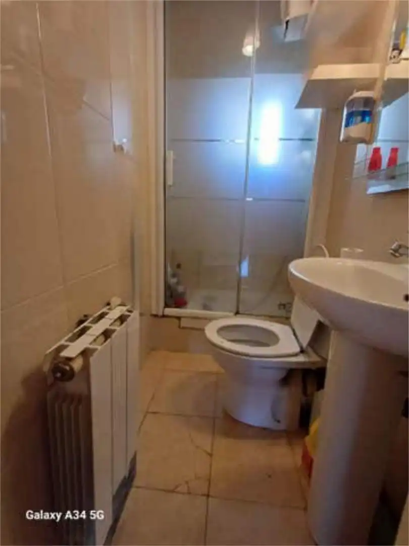 Piso en venta en Tres Olivos - Valverde Baño de Piso en venta en Madrid con Calefacción