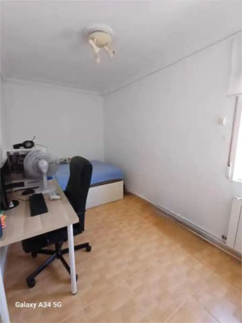 Piso en venta en Tres Olivos - Valverde Habitación de Piso en venta en Madrid con Calefacción