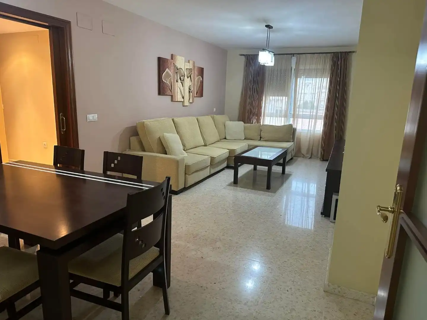 Wohnung zur Miete in Avenida la Pólvora, 10, Zona Carrefour Wohnzimmer von Wohnung zur Miete in Rota mit Abstellraum, Möbliert und Gemeinschaftsparkplatz