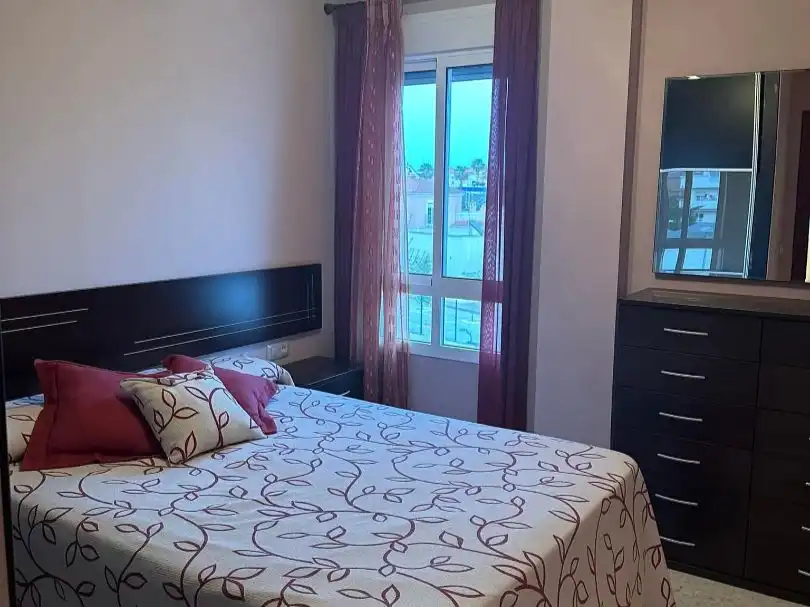 Wohnung zur Miete in Avenida la Pólvora, 10, Zona Carrefour Schlafzimmer von Wohnung zur Miete in Rota mit Abstellraum, Möbliert und Gemeinschaftsparkplatz