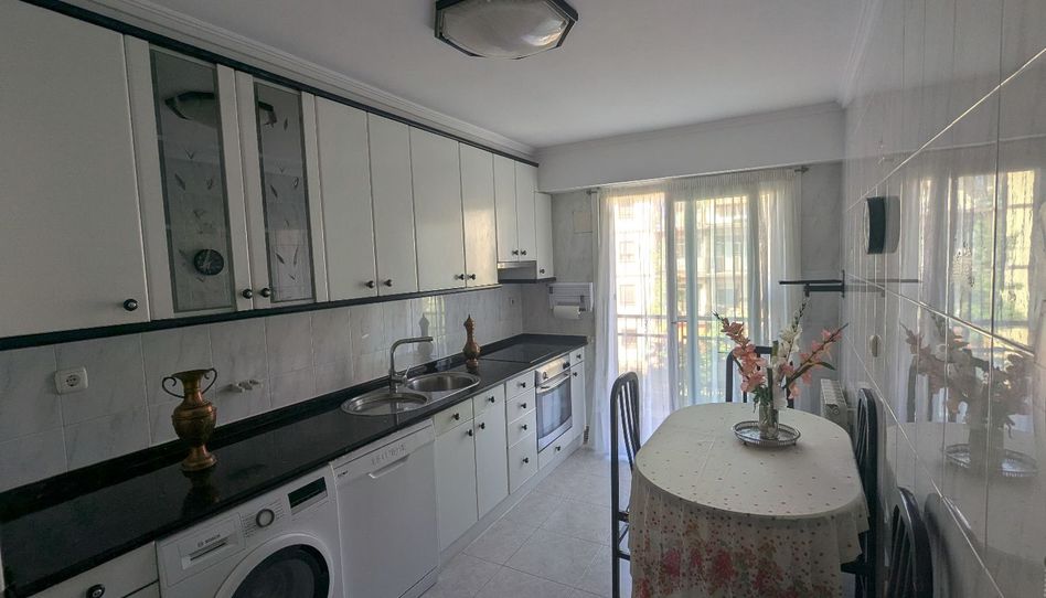 Piso en venta en Uistin Kalea, 3, Lasarte-Oria, Gipuzkoa - imagen 1 Foto 1 de Piso en venta en Uistin Kalea, 3, Lasarte-Oria, Gipuzkoa