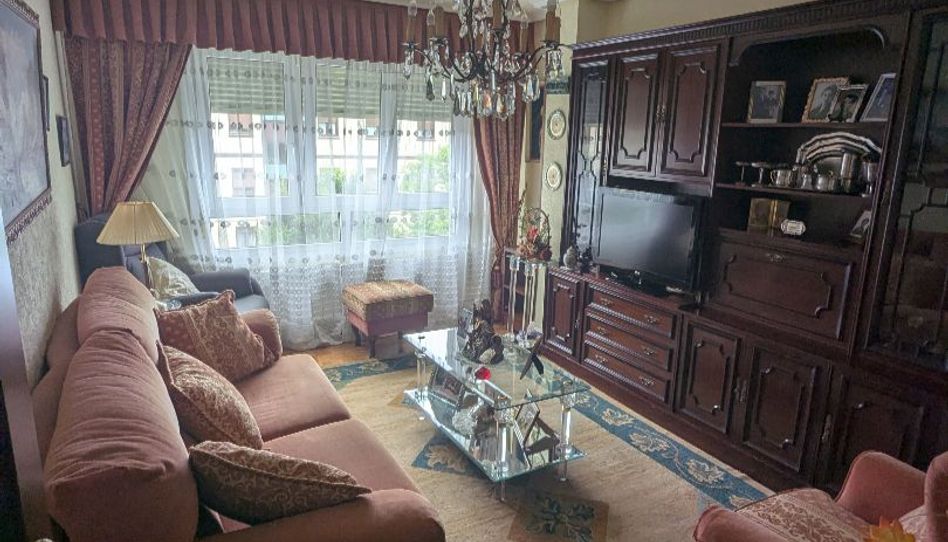 Piso en venta en Uistin Kalea, 3, Lasarte-Oria, Gipuzkoa - imagen 1 Foto 1 de Piso en venta en Uistin Kalea, 3, Lasarte-Oria, Gipuzkoa