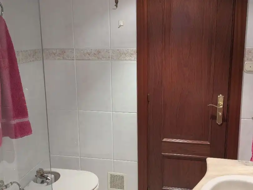 Piso en venta en Uistin Kalea, 3, Lasarte-Oria Baño de Piso en venta en Lasarte-Oria con Balcón
