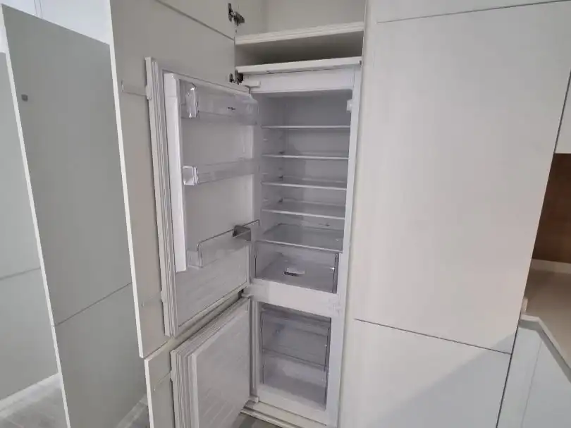 Piso de alquiler en Virgen de Lujan, 11, Los Remedios Cocina de Piso de alquiler en Sevilla con Aire acondicionado, Calefacción y Videoportero