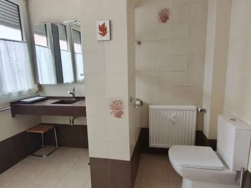 Pis en venda a Santa Teresa - San Pedro Cardeña Bany de Pis en venda en Burgos Capital amb Balcó