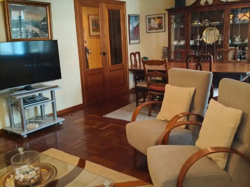 Pis en venda a Santa Teresa - San Pedro Cardeña Sala d'estar de Pis en venda en Burgos Capital amb Balcó