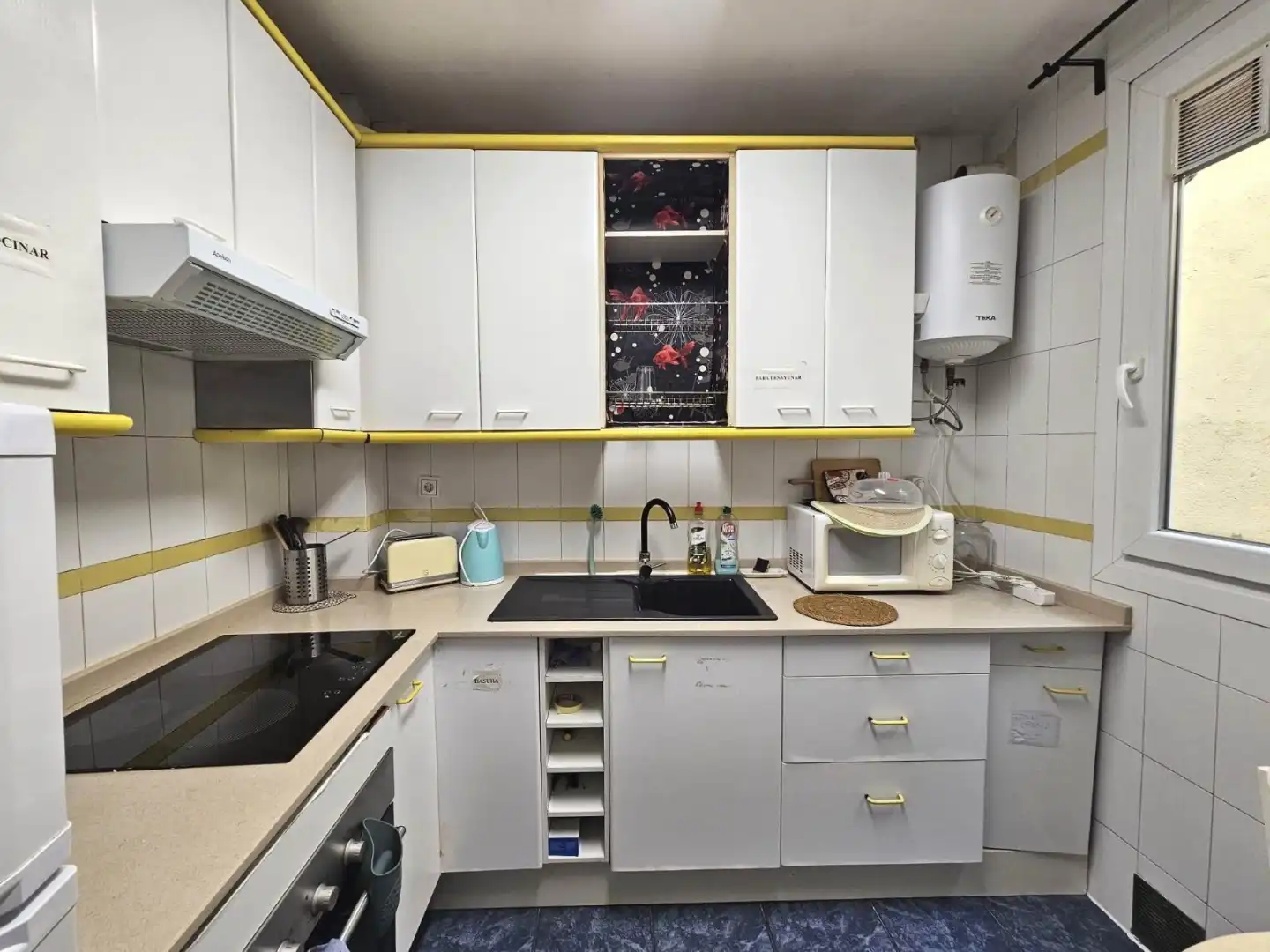 Piso de alquiler en Calle del Monte Urgull, 1, Numancia Cocina de Piso de alquiler en Madrid con Aire acondicionado, Calefacción y Amueblado