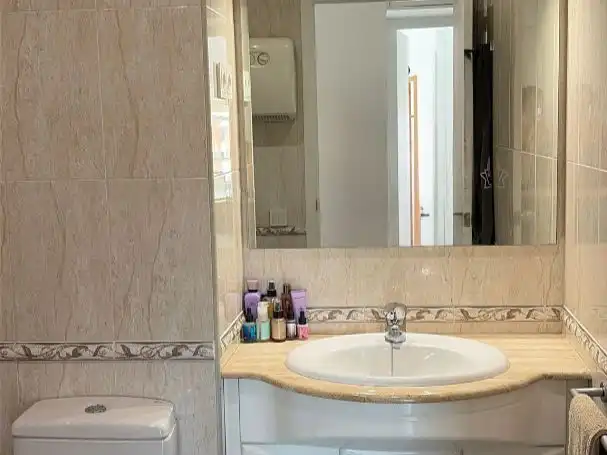 Flat for sale in Sant Vicenç Dels Horts Bathroom of Flat for sale in Sant Vicenç Dels Horts with Heating, Parquet flooring and Video intercom