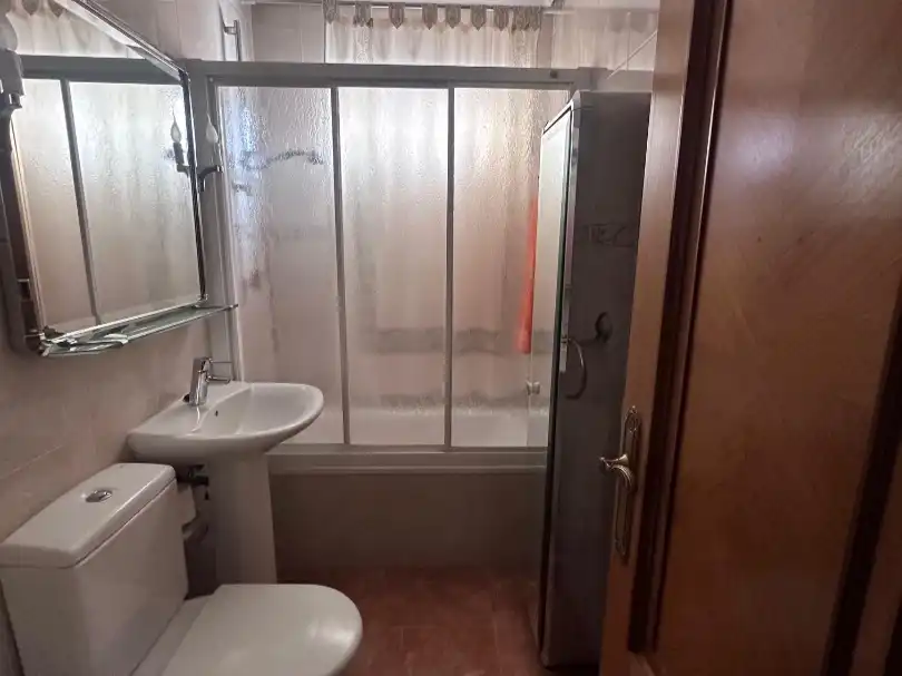 Wohnung zum Verkauf in Avenida de Castilla, 18, Guadalajara Capital Badezimmer von Wohnung zum Verkauf in Guadalajara Capital