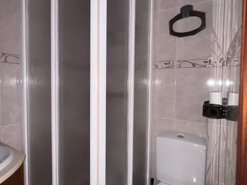 Wohnung zum Verkauf in Avenida de Castilla, 18, Guadalajara Capital Badezimmer von Wohnung zum Verkauf in Guadalajara Capital