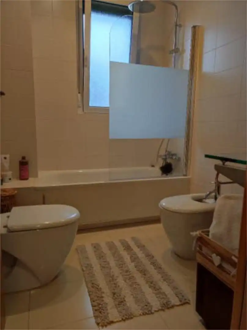 Wohnung zum Verkauf in Soto de la Marina Badezimmer von Wohnung zum Verkauf in Santa Cruz de Bezana mit Heizung, Privatgarten und Terrasse