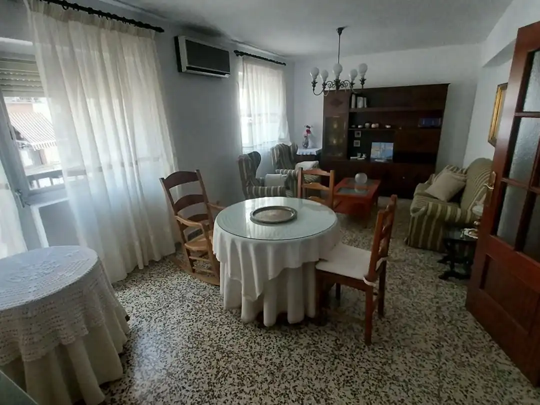 Comedor de Piso de alquiler en Jaén con Aire acondicionado, Amueblado y Balcón