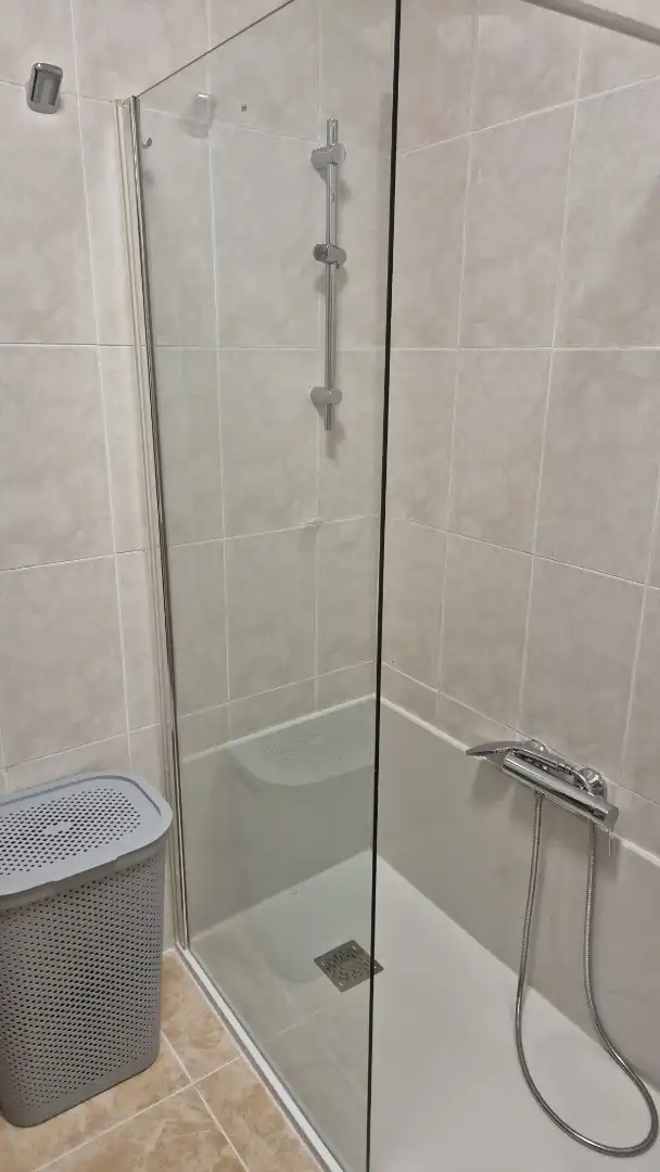 Bany de Pis de lloguer en  Pamplona / Iruña amb Parquet, Moblat i Rentadora